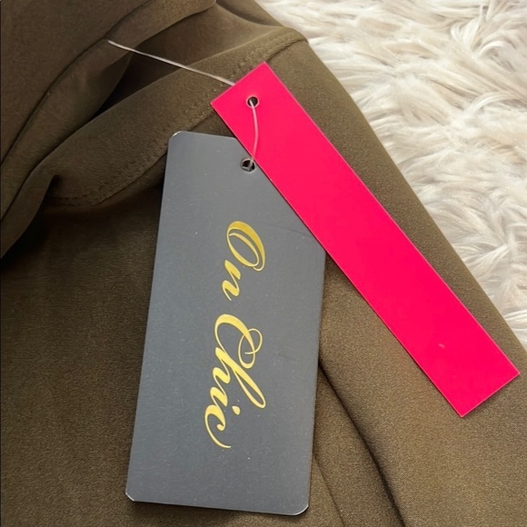 Chic Olive Green Mini Skater Skirt with Pleats - Picture 2 of 5